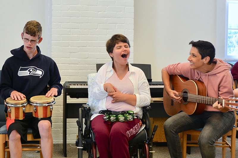 Erik, Shelby, Sarah rehearse a song for the play